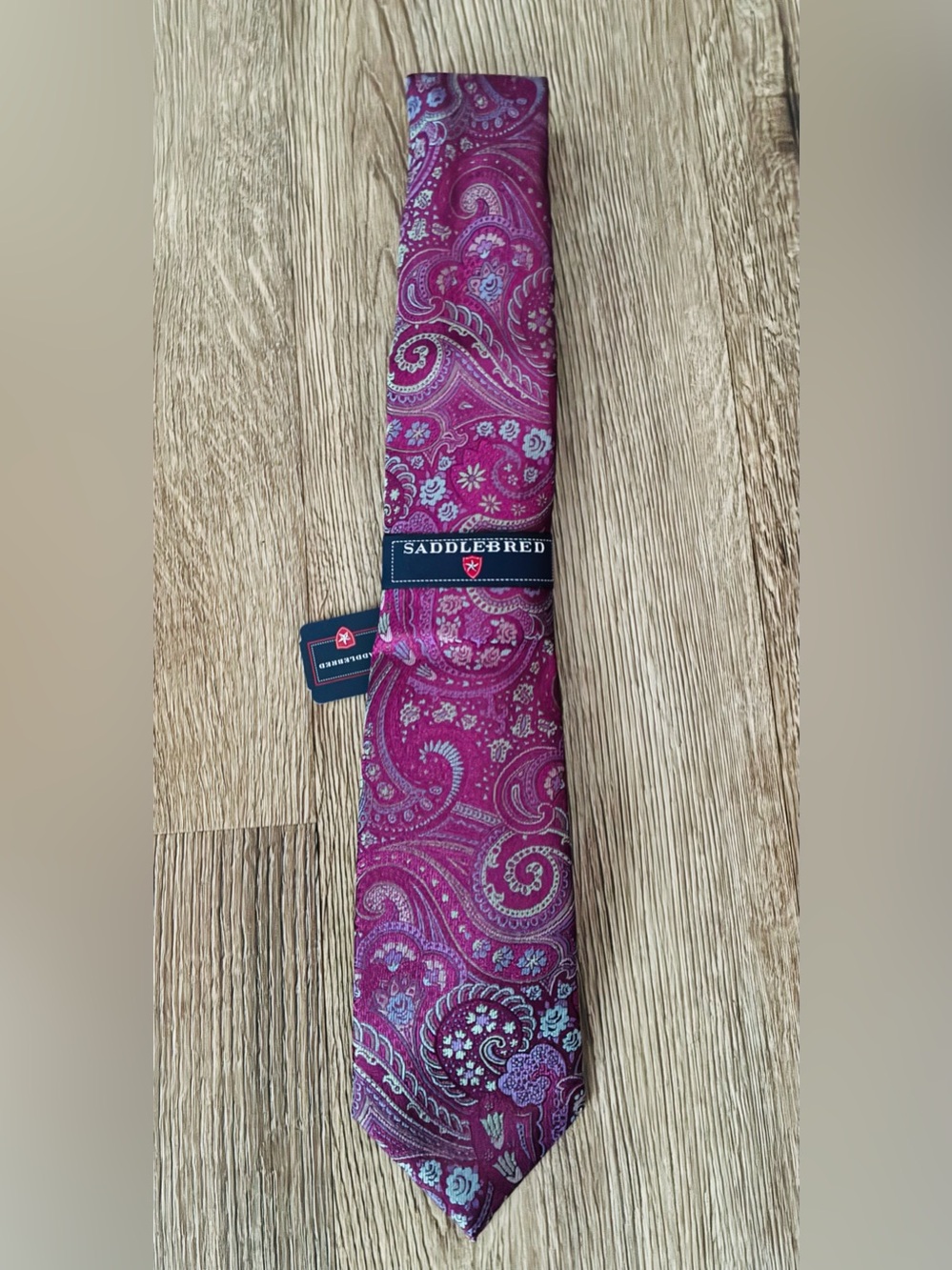 Saddlebred Men's Paisley Silk Tie in Magenta and Silver